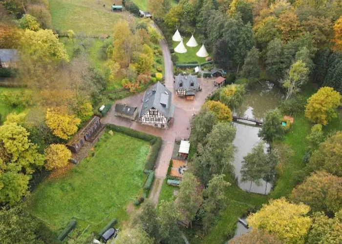 Luxussátor Ausserhalb2 - Uebernachten Im Tipi